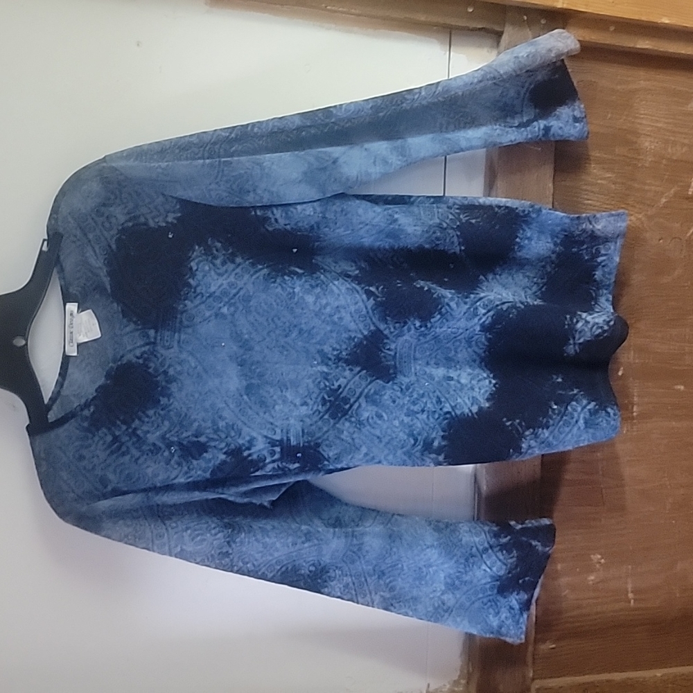 Long sleeve classic designs dressy blouse